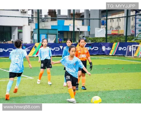 女孩们心目中的足球明星推荐榜单,看看谁最受欢迎 女孩们心目中的足球明星推荐榜单,看看谁最受欢迎