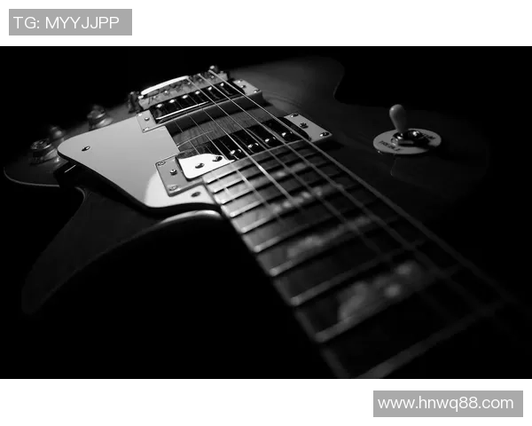 吉他与足球的完美融合乐音与激情交织的青春旋律 吉他与足球的完美融合乐音与激情交织的青春旋律