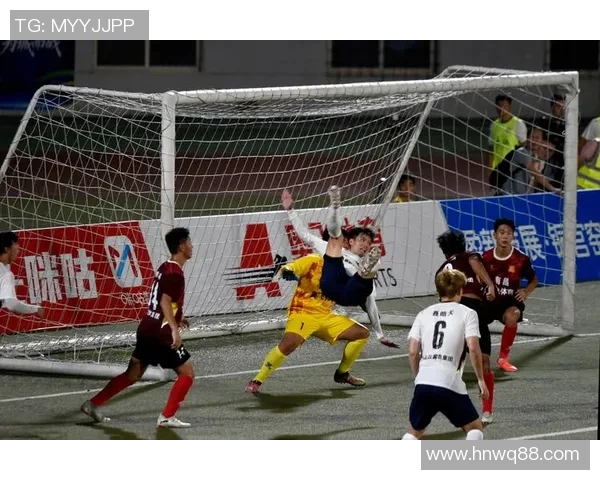 足球翻球胆的技巧与策略解析助你成为赛场赢家