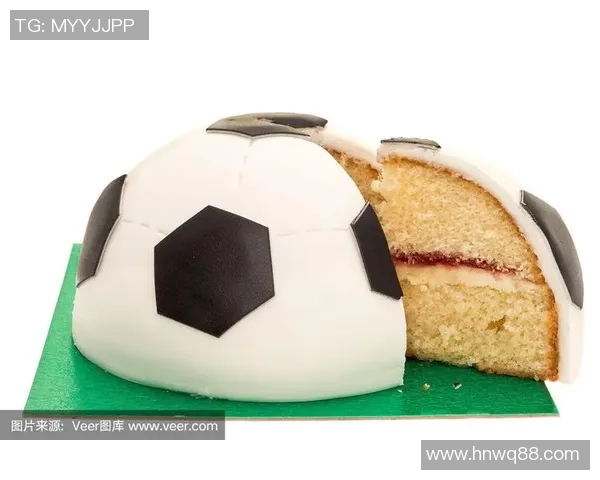 足球蛋糕玩偶的创意制作与装饰技巧分享让你的派对更精彩